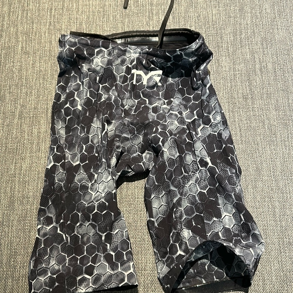 TYR Avictor Tech Suit Size 22 High Waist